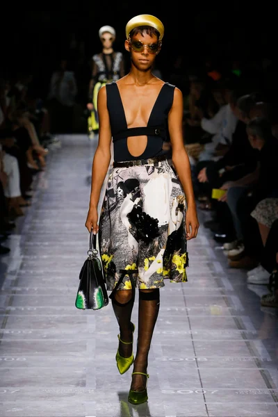 Look 40
